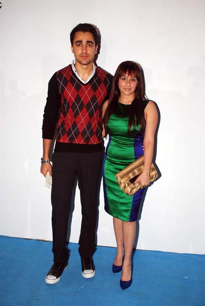 रैम्‍प पर एक साथ दिखे करीना-सैफ