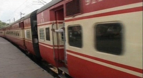 माओवादियों ने रोकी राजधानी एक्‍सप्रेस