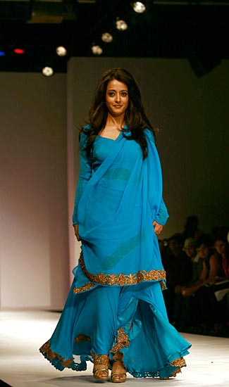 इंडिया फैशन वीक में बॉलीवुड सितारे