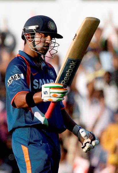 धोनी ने ऑस्‍ट्रेलिया को धो डाला