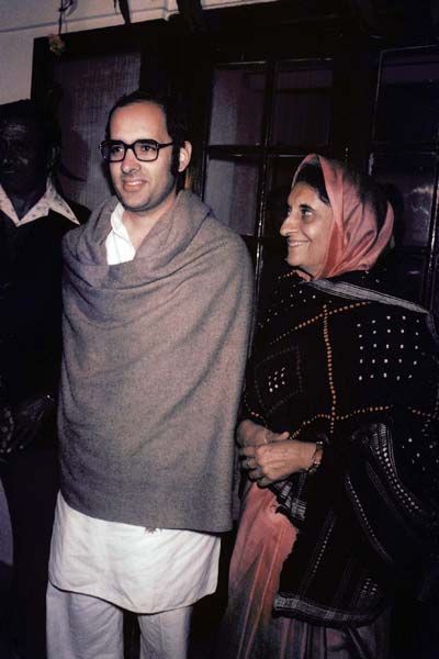 इंदिरा गांधी की जयंती पर कुछ यादगार लम्‍हे