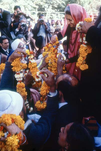 इंदिरा गांधी की जयंती पर कुछ यादगार लम्‍हे