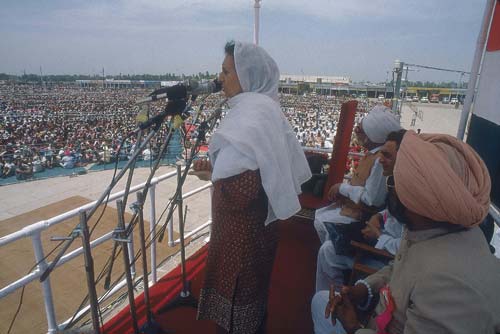 इंदिरा गांधी की जयंती पर कुछ यादगार लम्‍हे