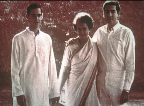 इंदिरा गांधी की जयंती पर कुछ यादगार लम्‍हे