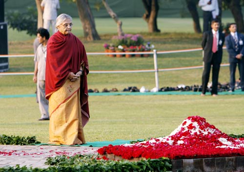 कृतज्ञ राष्‍ट्र ने याद किया इंदिरा गांधी को