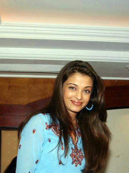 सुंदरता की प्रतिमूर्ति को जन्‍मदिन मुबारक...