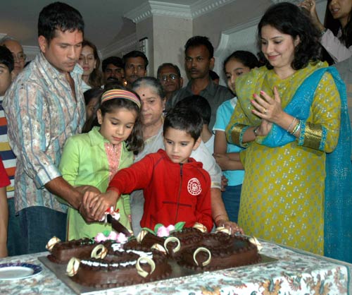 क्रिकेट की दुनिया में सचिन के दो दशक