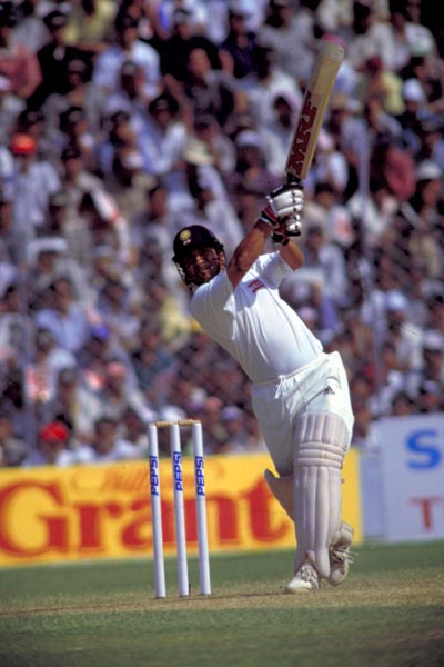 क्रिकेट की दुनिया में सचिन के दो दशक