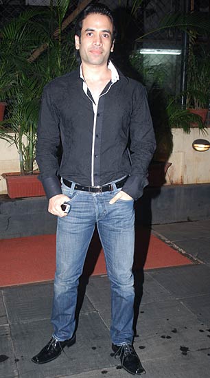 ईशा-टिम्‍मी का संगीत समारोह