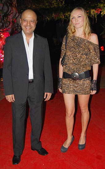 ईशा कोपिकर की रिसेप्‍शन पार्टी