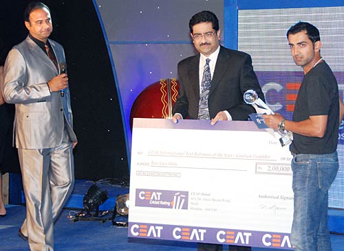 सिएट क्रिकेट अवार्ड्स में मल्लिका का जलवा