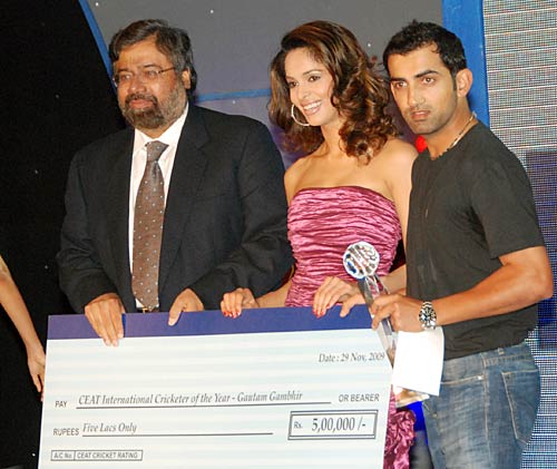 सिएट क्रिकेट अवार्ड्स में मल्लिका का जलवा