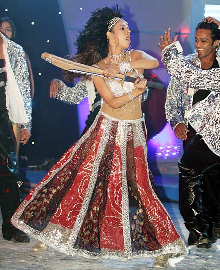 सिएट क्रिकेट अवार्ड्स में मल्लिका का जलवा