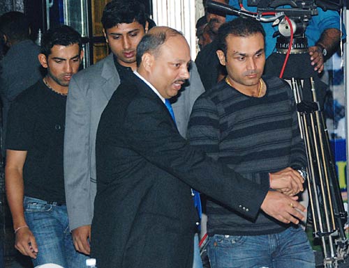 सिएट क्रिकेट अवार्ड्स में मल्लिका का जलवा