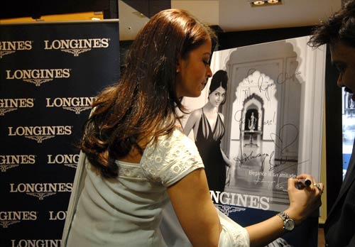 फिल्‍म 'पा' के प्रमोशन में जुटी ऐश्‍वर्या