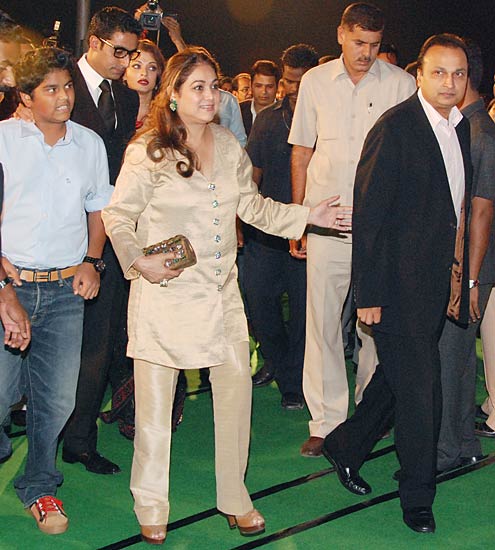 'पा' के प्रीमियर पर लगा सितारों का जमघट