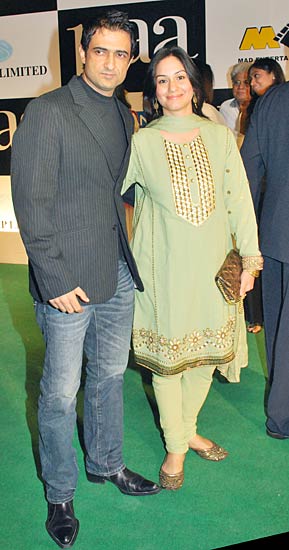 'पा' के प्रीमियर पर लगा सितारों का जमघट