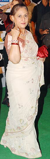 'पा' के प्रीमियर पर लगा सितारों का जमघट