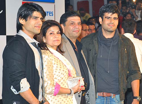 'पा' के प्रीमियर पर लगा सितारों का जमघट