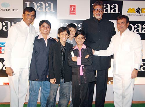 'पा' के प्रीमियर पर लगा सितारों का जमघट