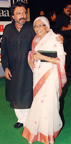 'पा' के प्रीमियर पर लगा सितारों का जमघट