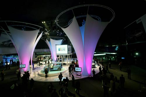 ऑटो एक्‍सपो में नई गाडि़यों की धूम