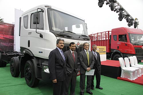 ऑटो एक्‍सपो में नई गाडि़यों की धूम