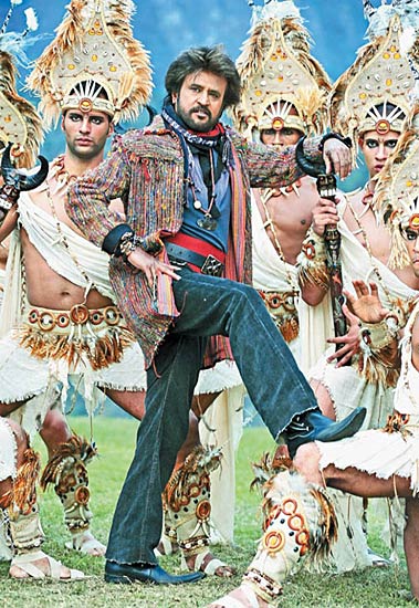 रजनीकांत से रोमांस कर बैठी ऐश्‍वर्या राय बच्‍चन!