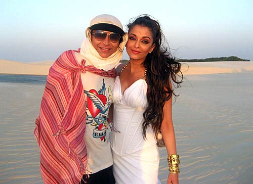 रजनीकांत से रोमांस कर बैठी ऐश्‍वर्या राय बच्‍चन!