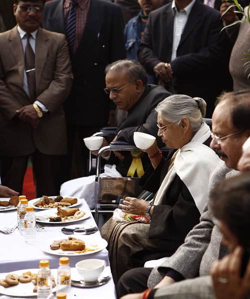 मेट्रो का शुरू हुआ 'आनंद' सफर