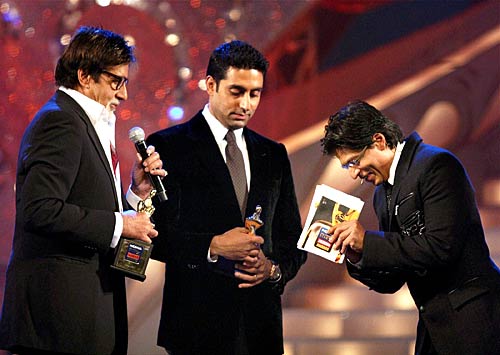 स्‍क्रीन अवार्ड समारोह में लगा सितारों का जमघट