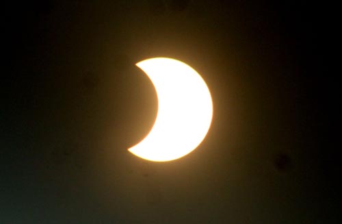 सदी के सबसे बड़े सूर्यग्रहण का मनोहर दृश्‍य