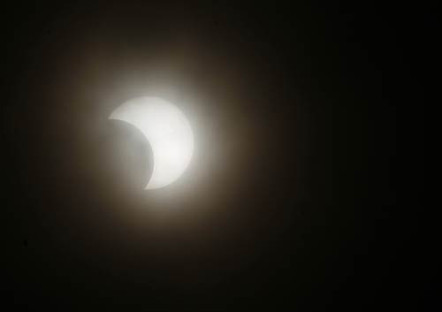 सदी के सबसे बड़े सूर्यग्रहण का मनोहर दृश्‍य