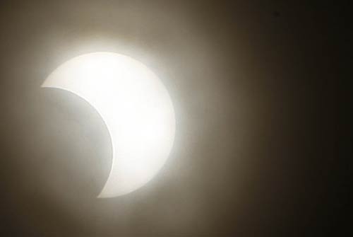 सदी के सबसे बड़े सूर्यग्रहण का मनोहर दृश्‍य