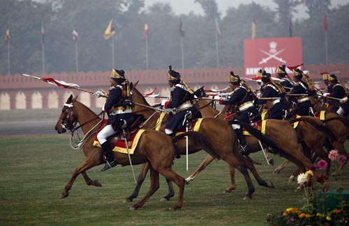 सेना दिवस पर जवानों ने दिखाया युद्धकौशल