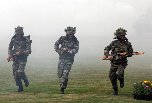 सेना दिवस पर जवानों ने दिखाया युद्धकौशल