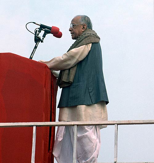 बसु के निधन से राजनीति का एक अध्याय खत्म