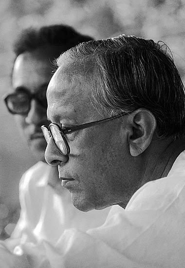 बसु के निधन से राजनीति का एक अध्याय खत्म