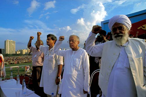 बसु के निधन से राजनीति का एक अध्याय खत्म