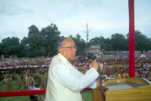 बसु के निधन से राजनीति का एक अध्याय खत्म