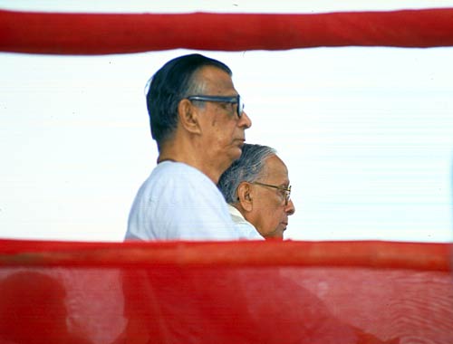 बसु के निधन से राजनीति का एक अध्याय खत्म