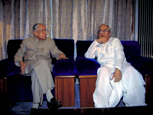 बसु के निधन से राजनीति का एक अध्याय खत्म