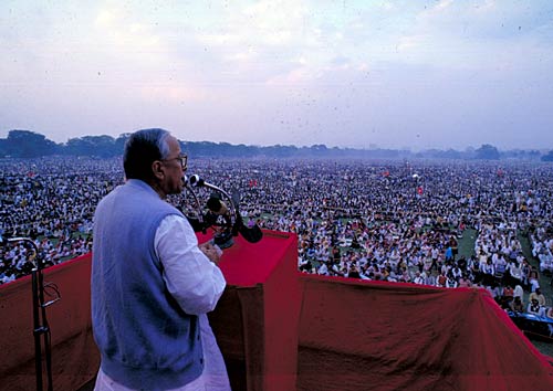 बसु के निधन से राजनीति का एक अध्याय खत्म