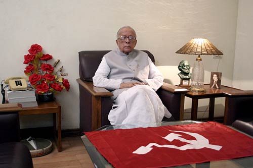 बसु के निधन से राजनीति का एक अध्याय खत्म