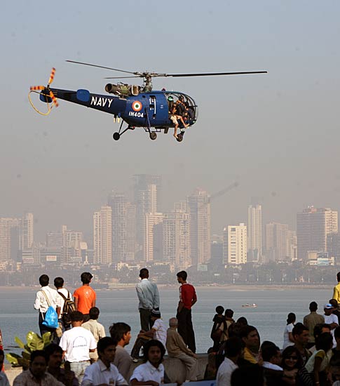 मुंबई मैराथन में दिखा मुंबइकरों का जोश...