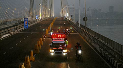 मुंबई मैराथन में दिखा मुंबइकरों का जोश...