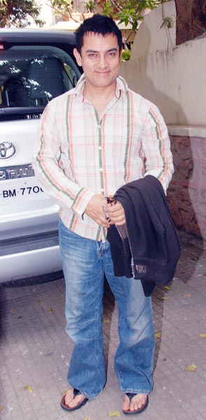 'वीर' के प्रिव्‍यू पर जुटे बॉलीवुड सितारे...