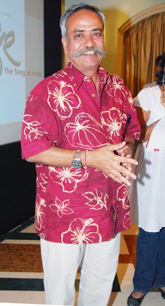 'फिर मिले सुर मेरा तुम्‍हारा' में अमिताभ बच्‍चन