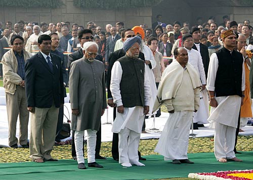 शहीद दिवस पर देश ने बापू को श्रद्धांजलि दी