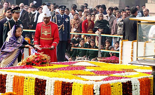 शहीद दिवस पर देश ने बापू को श्रद्धांजलि दी